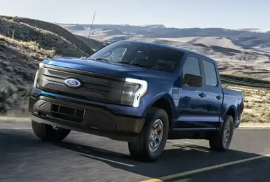 Ford 轉向現實派策略：電動車降溫，混合動力與多能源成為主軸