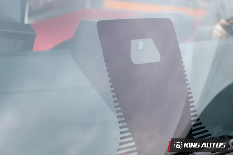 車頭前擋風玻璃的攝影機