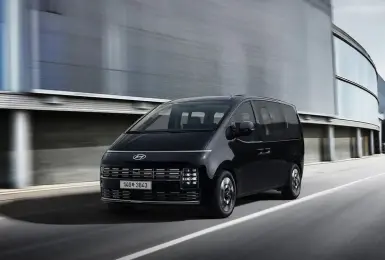 小改款《Hyundai Staria》取消2.2柴油 更多實體按鍵 懸吊調校大幅改良