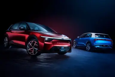 2026台北車展｜鴻海《Foxtron Bria》編成曝光 頂規車零百加速與AMG A 45S一樣快！