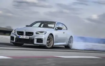 2026台北車展｜全球限量小跑車《BMW G87 M2 CS》短小精幹 更輕更會跑！