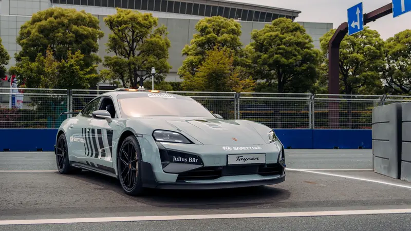 Porsche Taycan Turbo GT with Weissach package