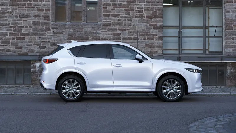 元月入主Mazda CX-5指定車型享70期0利率與7年原廠保固，讓消費者以從容的節奏，安心展開每一段駕馭旅程。