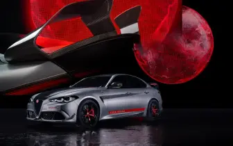原廠緊繃改！《Alfa Romeo Giulia Quadrifoglio》 Luna Rossa特仕車｜不只碳纖維帥 下壓力更是品牌之最