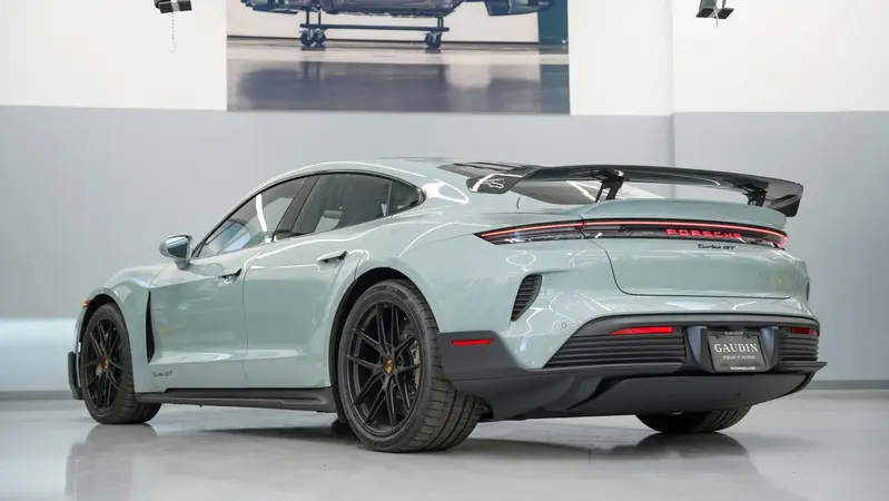 圖片摘自Bring a Trailer