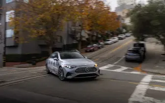 AI賦予汽車大腦 新款Mercedes-Benz CLA搭載NVIDIA Alpamayo技術 亞洲下半年啟用