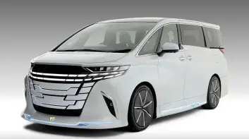 Modellista為《Toyota Alphard》披上露肩晚禮服
