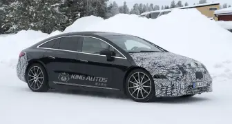 停產還早！二次小改款《Mercedes-Benz EQS》升級800V電氣架構 換上三芒星頭燈