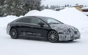 停產還早！二次小改款《Mercedes-Benz EQS》升級800V電氣架構 換上三芒星頭燈