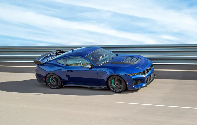 選配Track Pack套件的Mustang Dark Horse SC