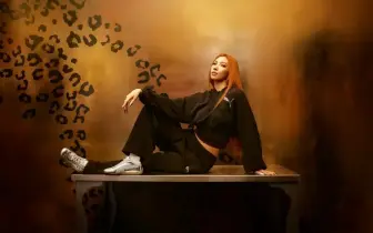 時尚潮流｜最潮 R&B 女聲 Karencici × PUMA SPEEDCAT 全新Silver 奢光銀，引爆派對視線