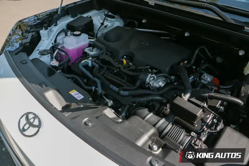 全新第 5 代 2.5 升油電混合動力系統，搭配 E-CVT 無段變速系統，引擎本體維持代號 A25A-FXS 的 2.5 升直列 4 缸自然進氣引擎，引擎本體輸出為 186 匹/6,000 轉、22.5 公斤米/3,600~5,200 轉。