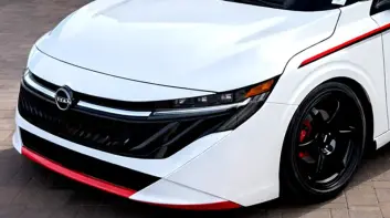 平價也能很熱血？Nissan Sentra SE RS 把 2000 年代改裝魂搬回展間