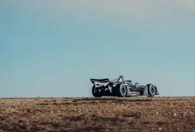 開啟 Formula E 新篇章：全新保時捷 GEN4 賽車推動性能革命