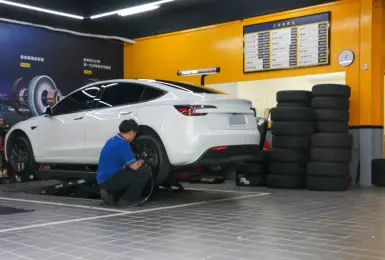 換胎&試胎體驗｜Goodyear輪胎《ElectricDrive》純電時代的靜謐抓地力