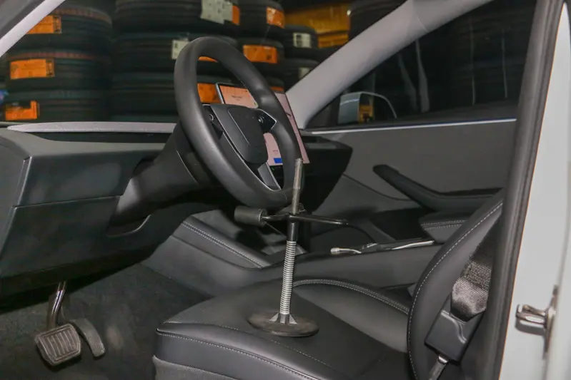 ▲ 專利WinToe功能，確保前後移動車輛調整時方向盤能一直置中。