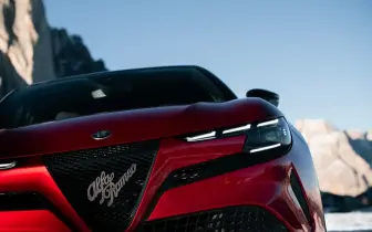 馬力全開迎新春，寶嘉聯合守護安心過好年！旗下汽車品牌《Alfa Romeo》《CITROEN》《Jeep》與 《PEUGEOT》 24 小時客戶服務不中斷