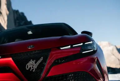 馬力全開迎新春，寶嘉聯合守護安心過好年！旗下汽車品牌《Alfa Romeo》《CITROEN》《Jeep》與 《PEUGEOT》 24 小時客戶服務不中斷