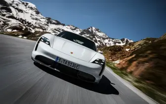 太子集團法拍名車｜Porsche Taycan