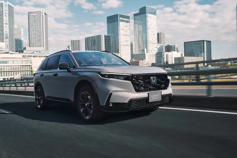 日本在2022年停售第五代Honda CR-V。睽違3年多,將以全新第六代車型回歸日本市場,只提供單一油電動力。