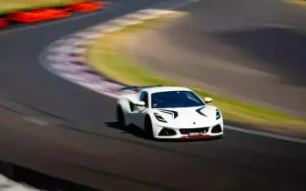 Lotus為Emira推出Turbo Bathurst Edition：503 匹賽道猛獸登場