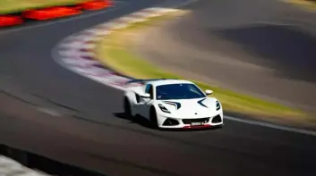 Lotus為Emira推出Turbo Bathurst Edition：503 匹賽道猛獸登場