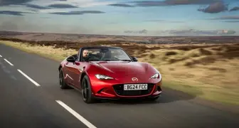 新一代 Mazda MX-5 的秘密武器還沒現身？電氣化與純燃油之間的關鍵抉擇