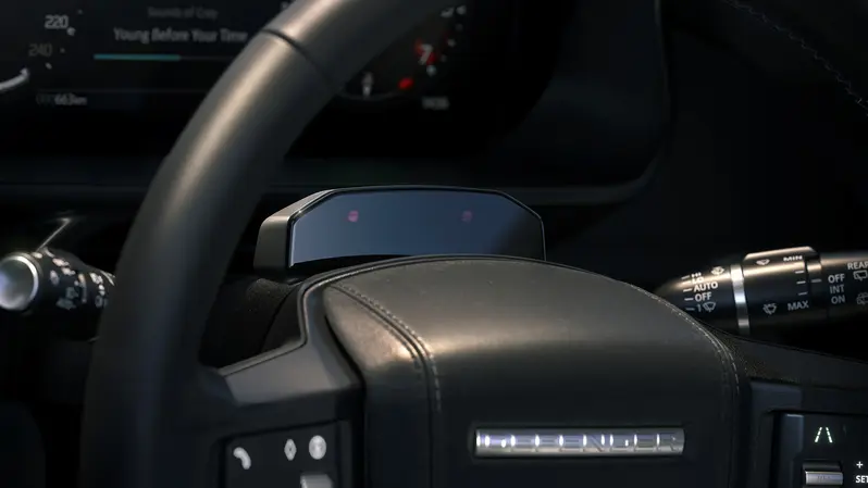 進階駕駛注意力警示系統配備一組面向駕駛的攝影機