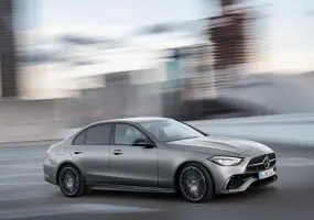 2026年3月購車優惠｜賓士歡慶140週年 C-Class等車系推140萬0利率 GLC加碼到160萬！