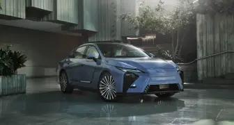 首見2.0油電 比LS霸氣！和泰全新《Lexus ES》車系編成搶先看