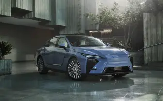 首見2.0油電 比LS霸氣！和泰全新《Lexus ES》車系編成搶先看