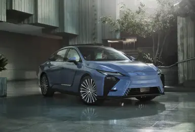 首見2.0油電 比LS霸氣！和泰全新《Lexus ES》車系編成搶先看