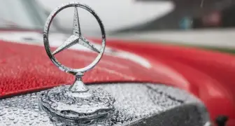 打不贏就加入？！《Mercedes-Benz》擬改用中國吉利底盤技術 