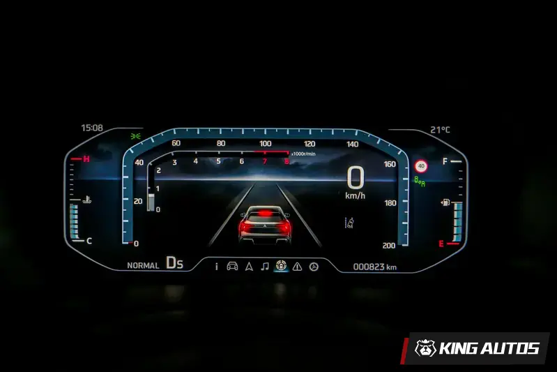 數位儀表內的轉速表不是圓形的,可能需要一點時間習慣。