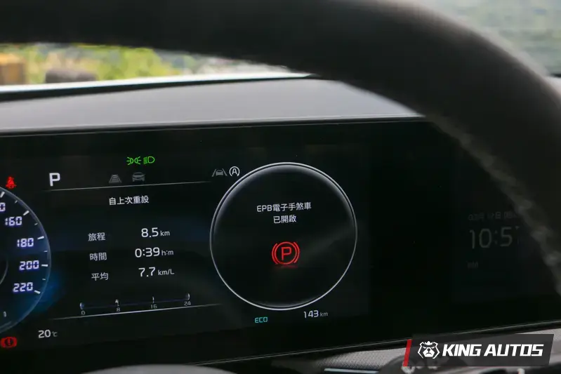 系統預設掛p檔自動上電子式手煞車，所以會常常看到這個畫面。