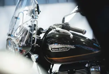 即日起~3/26 (四) Royal Enfield三創限定展示會 打造巨型玩具盒展區 × Meteor 350、Super Meteor 650 新色亮相