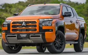 Mitsubishi Triton新版拉力風格將登場｜標準版台灣今年有機會看到