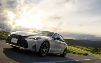 Lexus IS 大改款終於要來了！2027 年純電上市