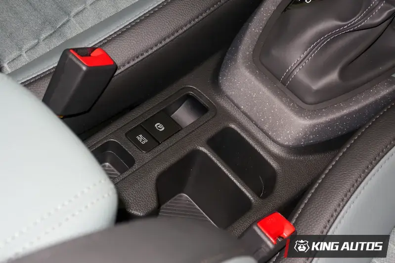 本次升級重點，換上電子手煞車，新增auto hold。