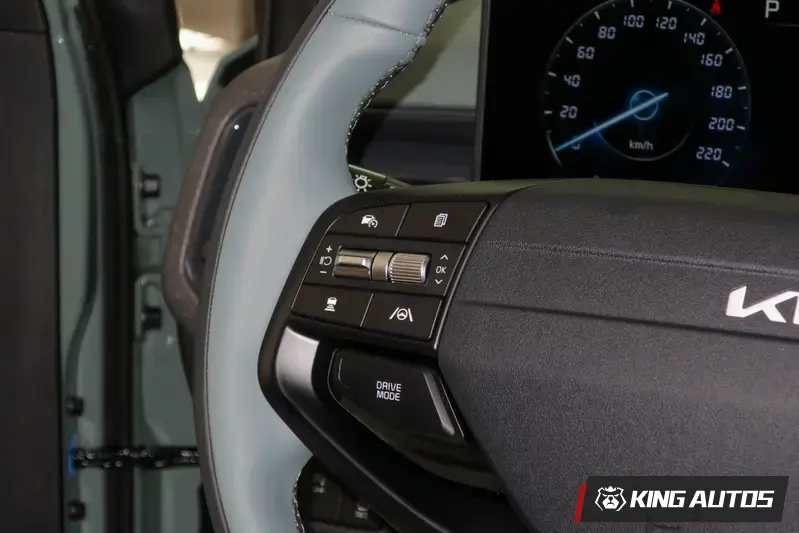 本次升級LV.2半自動駕駛輔助系統，其操作位在方向盤左邊按鍵區。