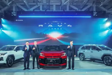 強化入門戰力！Toyota RAV4入門款升級電動收折後視鏡等配備