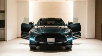 性能是基本！《Aston Martin DBX S》V8引擎727匹 CarPlay Ultra搭配23支揚聲器 打造行動頂級音樂廳