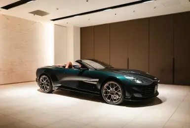 開篷享受V12聲浪｜《Aston Martin Vanquish Volante》60周年紀念版抵台 全球僅60輛
