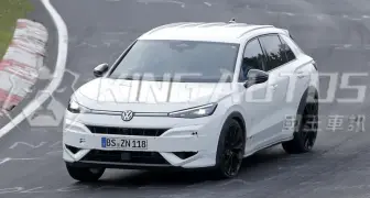 無偽裝賽道暖身！大改款《Volkswagen T-Roc R》車頭立可帶太搶眼  搭載最強EA888 還有甩尾模式！