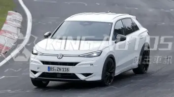 無偽裝賽道暖身！大改款《Volkswagen T-Roc R》車頭立可帶太搶眼  搭載最強EA888 還有甩尾模式！