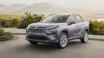 《Toyota》油電首屈一指 但舊款RAV4 2.0油車成搶手貨