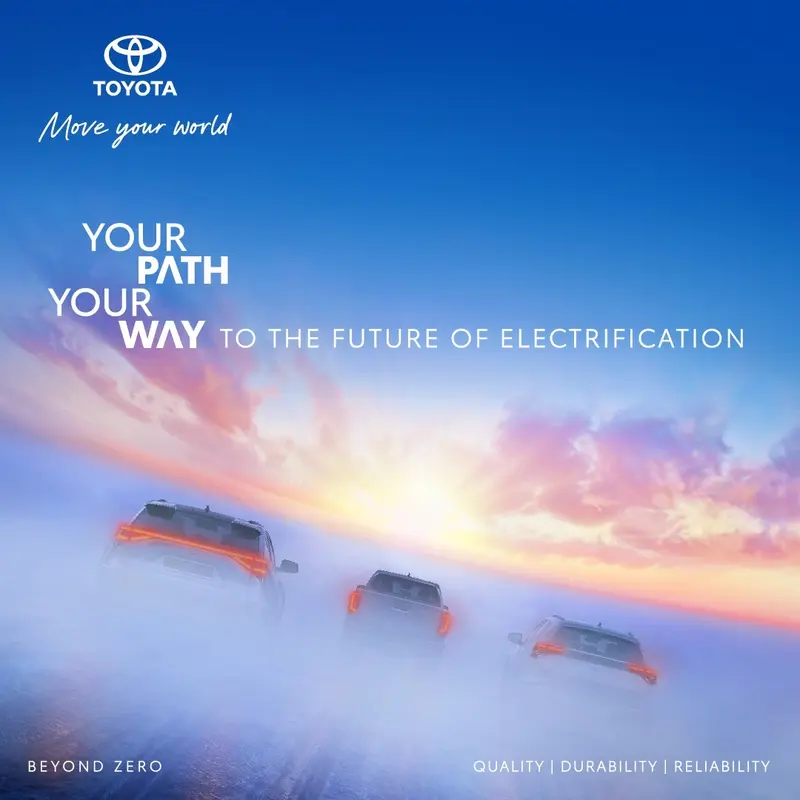 馬來西亞Toyota最近釋出年度新車預告，左右那兩台分別是台灣已經上市的小改款bZ4X與Urban Cruiser，中間有貨斗的是純電皮卡Hilux Travo-e。