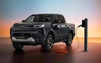台灣有機會！？純電《Toyota Hilux》東南亞陸續上市 雙馬達四驅 續航不到250公里