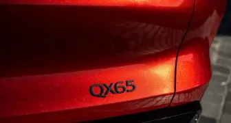 真金打底？Infiniti QX65 用「旭日紅」打造奢華新焦點