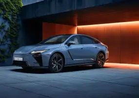 2026年4月購車優惠｜《Lexus》罕見不提供分期0利率 預購ES500e享一年免費充電 